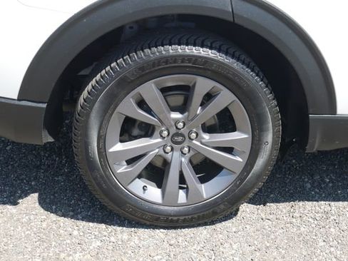 Used 2022 Ford Explorer XLT w/ Equipment Group 202A AWD/4WD image 14