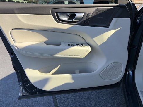 Certified 2023 Volvo XC60 B5 Plus w/ Climate Package image 16