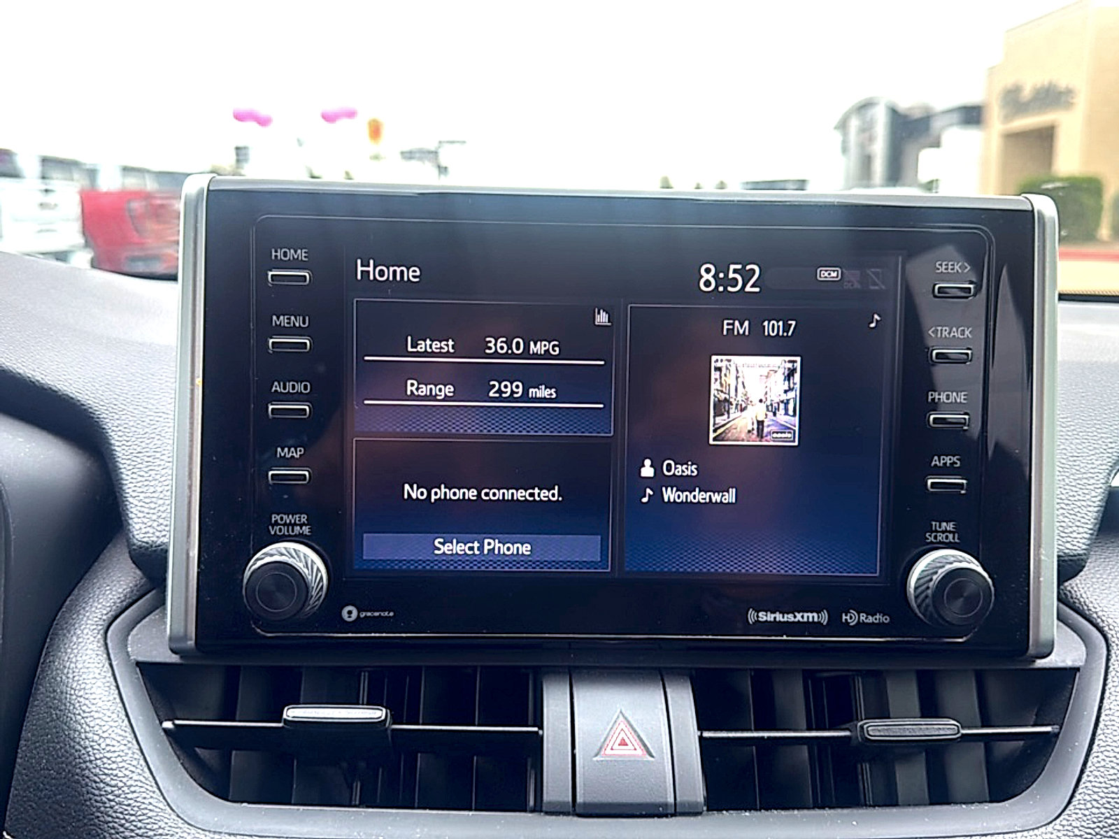 Used 2019 Toyota RAV4 XLE w/ Convenience Package FWD image 10