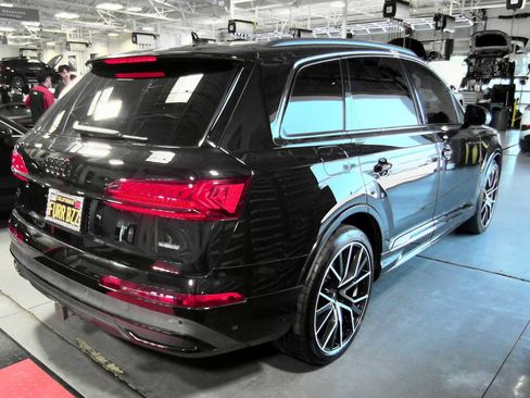 Used 2023 Audi Q7 3.0T Prestige AWD/4WD image 5