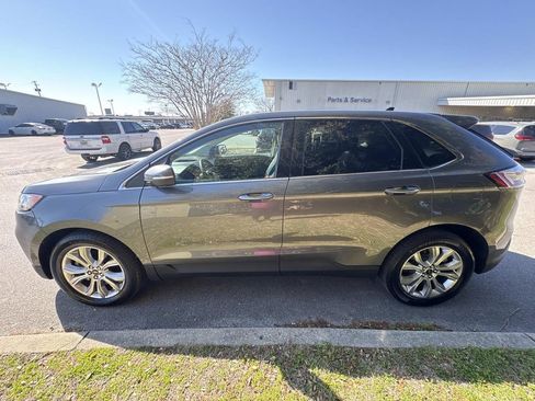 Used 2024 Ford Edge Titanium image 2