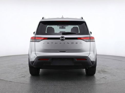 Used 2025 Nissan Pathfinder SV image 7