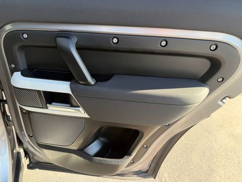 Used 2023 Land Rover Defender 110 S image 15