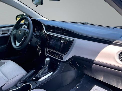 Used 2017 Toyota Corolla LE w/ Carpet Mat Package (TMS) FWD image 12