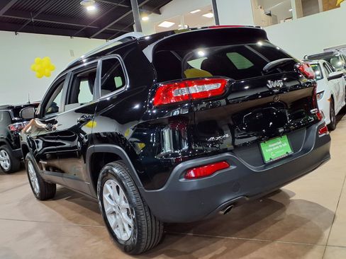 Certified 2017 Jeep Cherokee Latitude w/ True North Edition AWD/4WD image 4