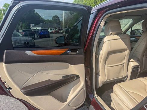 Used 2017 Lincoln MKC Select w/ Select Plus Package FWD image 15