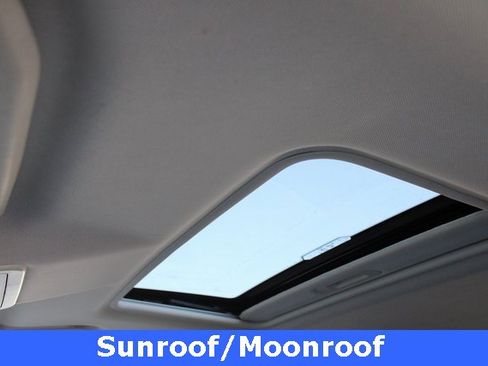 Used 2018 Ford EcoSport SE w/ SE Convenience Package image 5