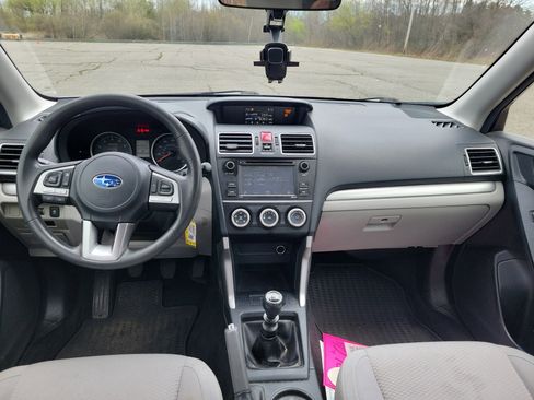 Used 2018 Subaru Forester 2.5i AWD/4WD image 14