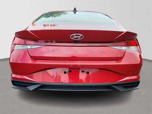 Used 2023 Hyundai Elantra SEL w/ Convenience Package image 5