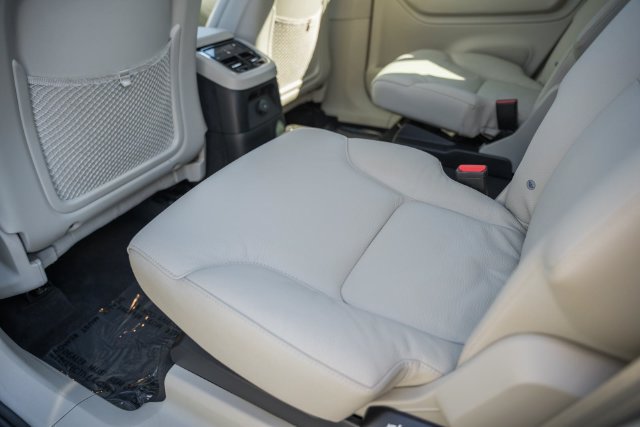 Certified 2025 Volvo XC90 T8 Plus w/ Protection Package Premier AWD/4WD image 30