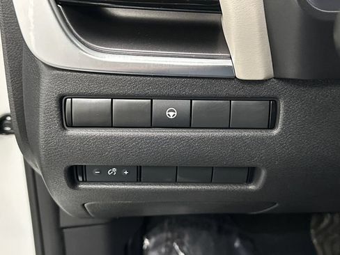 Used 2021 Nissan Rogue SV AWD/4WD image 28