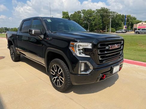 Used 2022 GMC Sierra 1500 AT4 w/ AT4 Premium Package AWD/4WD image 9