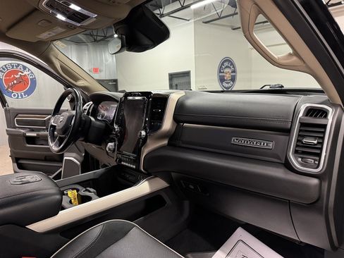 Used 2019 RAM 2500 Laramie AWD/4WD image 39