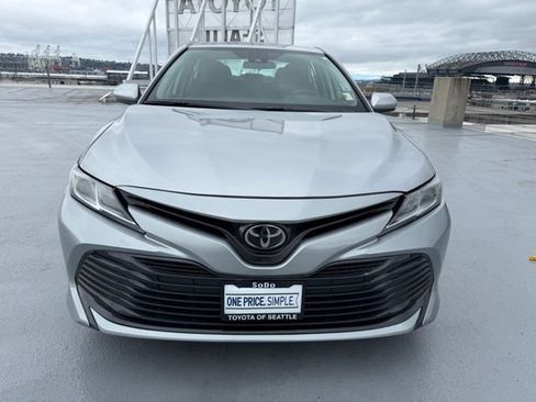 Used 2020 Toyota Camry LE image 8