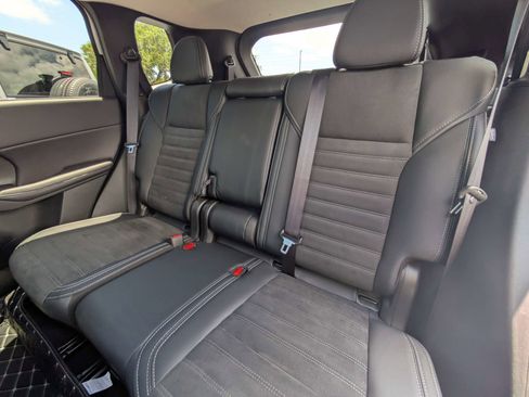 Used 2024 Mitsubishi Outlander FWD image 7