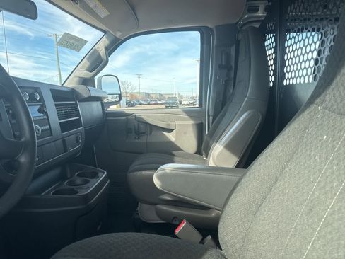 Used 2024 GMC Savana 2500 w/ Driver Convenience Package image 27
