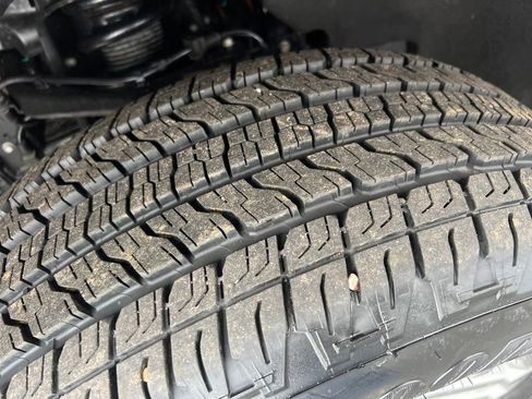 Used 2023 Chevrolet Colorado LT w/ LT Convenience Package II image 28