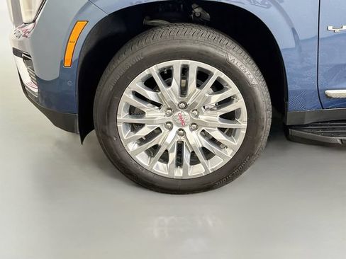 Used 2025 GMC Yukon Elevation AWD/4WD image 11