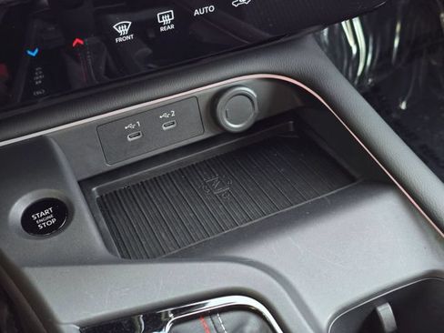 Used 2026 Nissan Sentra SR w/ Floor Mat Package FWD image 29