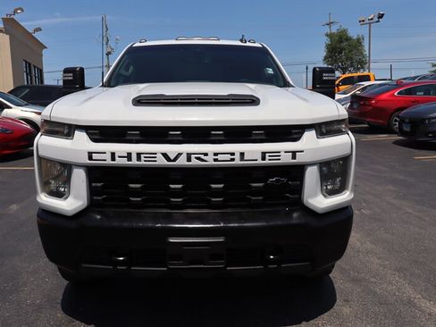 Used 2022 Chevrolet Silverado 2500 Custom w/ Custom Value Package AWD/4WD image 2