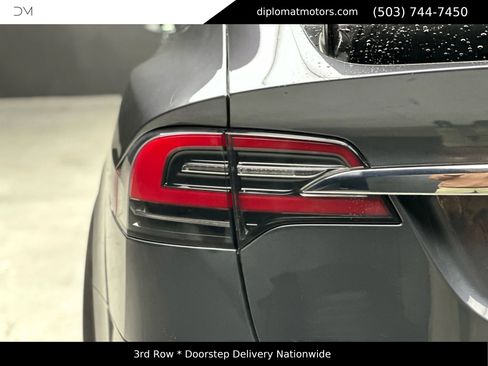 Used 2018 Tesla Model X 75D image 14