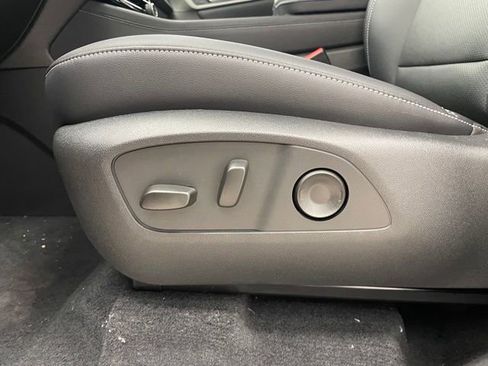 New 2026 Chevrolet Traverse LT w/ Driver Confidence Package AWD/4WD image 9