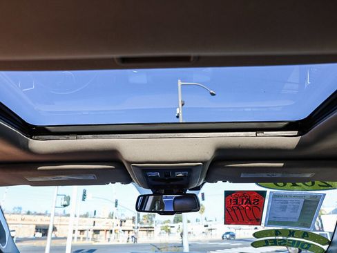 Used 2016 RAM 1500 Laramie w/ Convenience Group image 7