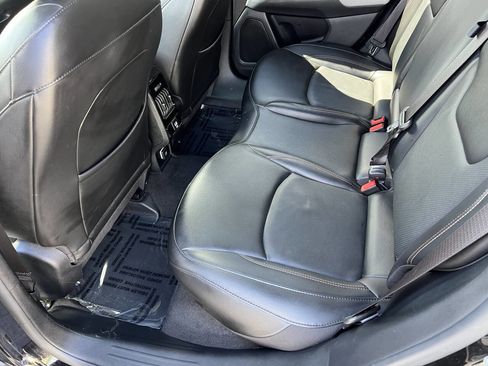 Used 2022 Jeep Compass Limited image 21