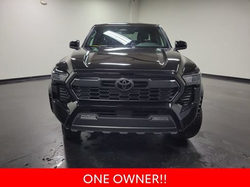Used 2025 Toyota Tacoma TRD Off-Road AWD/4WD image 3
