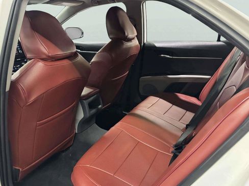 Used 2021 Toyota Camry SE FWD image 30