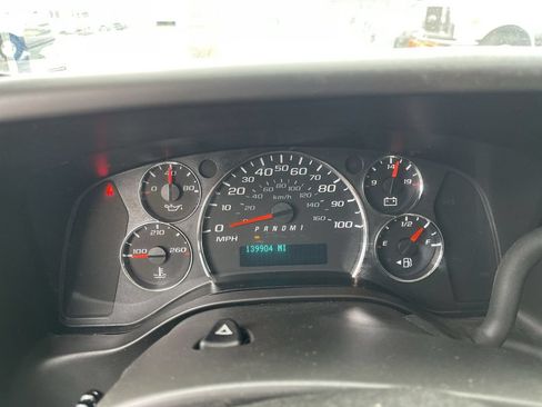 Used 2016 GMC Savana 2500 RWD image 6