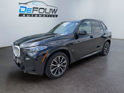 Used 2026 BMW X5 xDrive40i w/ M Sport Package AWD/4WD image 9