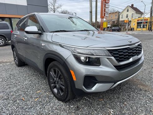 Used 2021 Kia Seltos LX AWD/4WD image 3