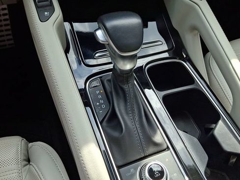 Certified 2023 Kia Telluride SX Prestige AWD/4WD image 16