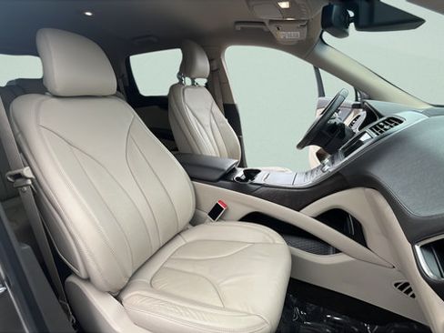 Used 2016 Lincoln MKX Select w/ Select Plus Package FWD image 26