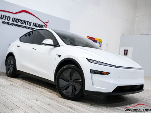 Used 2026 Tesla Model Y Long Range RWD image 27