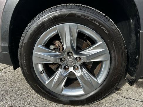 Used 2015 Toyota Highlander Limited image 26