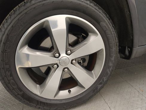 Used 2016 Jeep Grand Cherokee Overland image 31