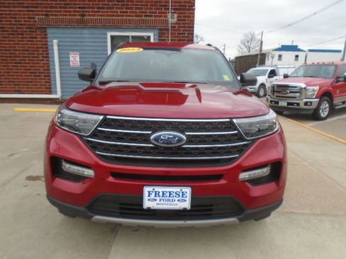 Used 2023 Ford Explorer XLT w/ Equipment Group 202A image 14