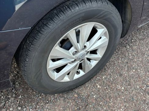 Used 2015 Kia Sedona LX w/ LX Convenience Package image 37