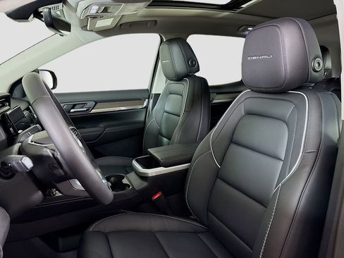 New 2026 GMC Terrain Denali w/ LPO, Black Badging Package image 20