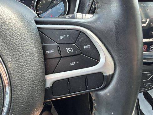 Used 2018 Jeep Compass Limited AWD/4WD image 21