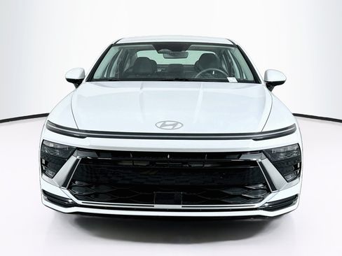 Used 2025 Hyundai Sonata SEL FWD image 2