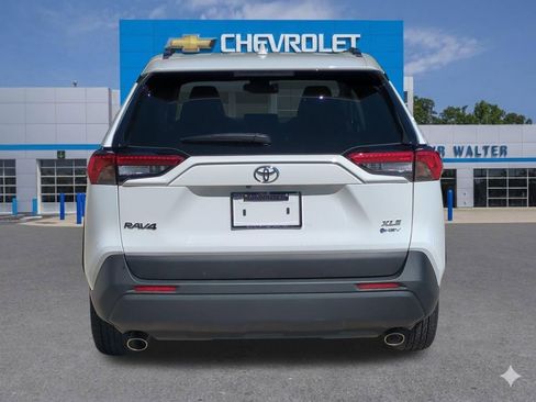 Used 2025 Toyota RAV4 XLE AWD/4WD image 5
