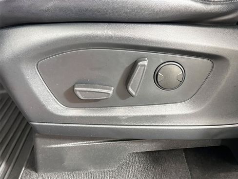 Used 2021 Ford Explorer XLT w/ Equipment Group 202A RWD image 25