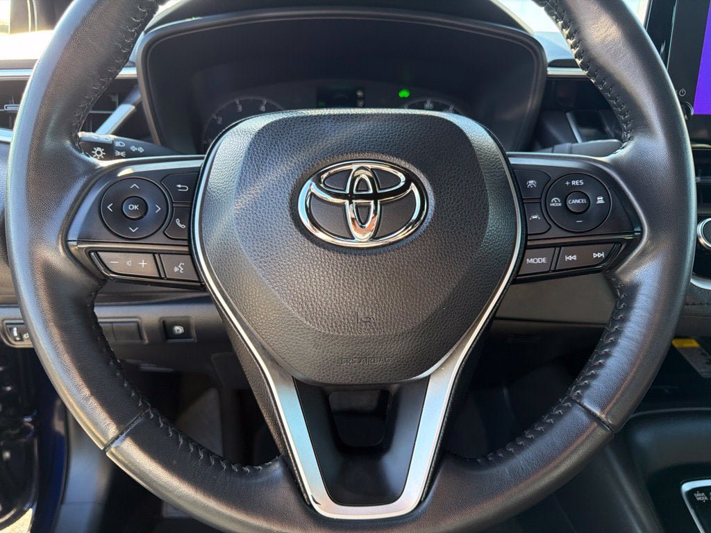 Used 2024 Toyota Corolla SE w/ SE Package FWD image 18