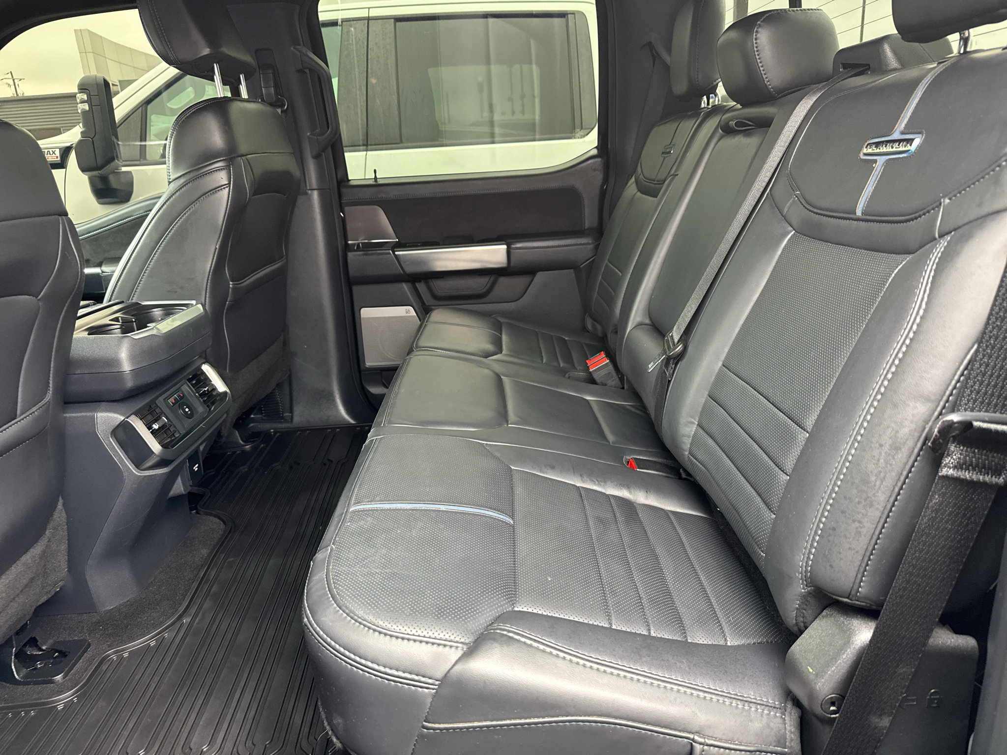 Used 2025 Ford F150 Platinum AWD/4WD image 8