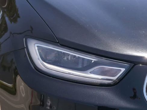 Used 2022 Chrysler Pacifica Touring-L FWD image 4