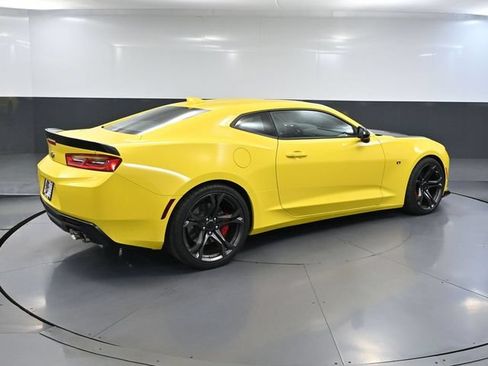 Used 2017 Chevrolet Camaro SS RWD image 6