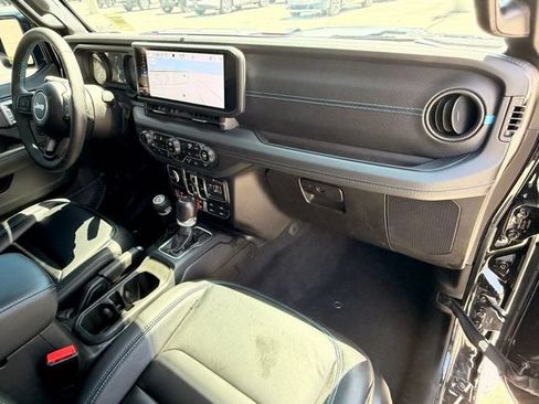 Used 2024 Jeep Wrangler Unlimited Rubicon 4xe AWD/4WD image 12
